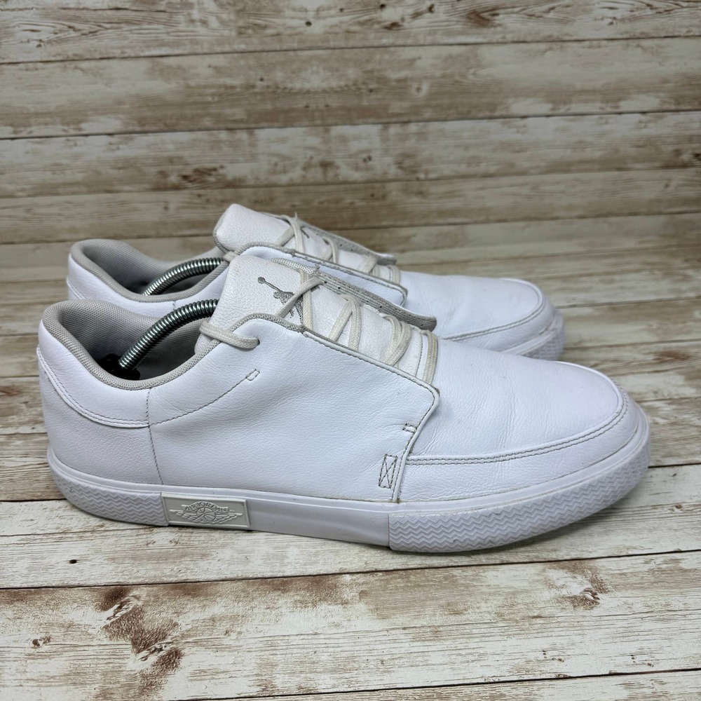 Nike White Men's Athletic Slip-On Sneakers